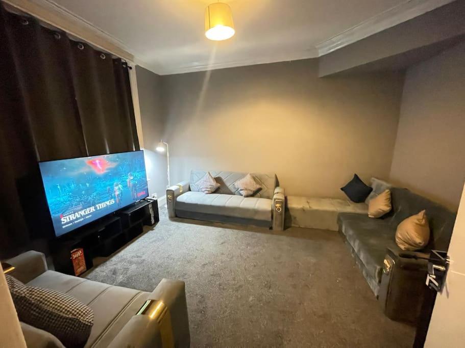 30 Percent Off Weekly Stays - 6 Bedroom House - 11 Beds Blackpool Buitenkant foto