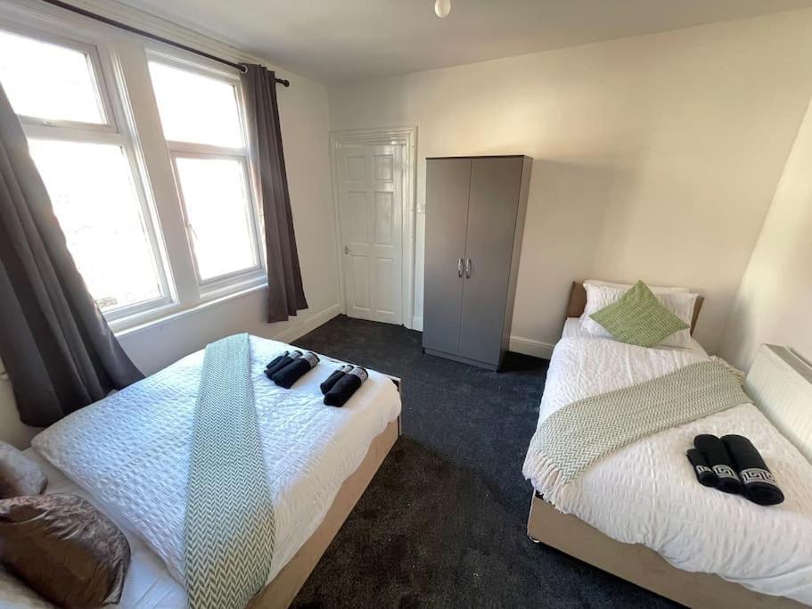 30 Percent Off Weekly Stays - 6 Bedroom House - 11 Beds Blackpool Buitenkant foto