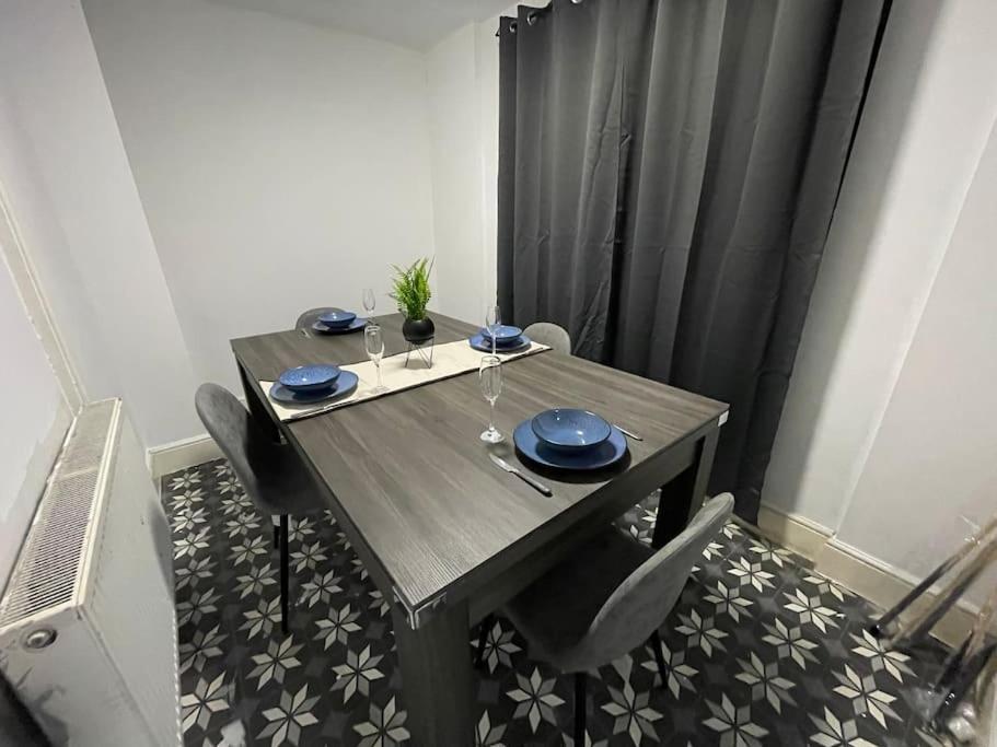 30 Percent Off Weekly Stays - 6 Bedroom House - 11 Beds Blackpool Buitenkant foto