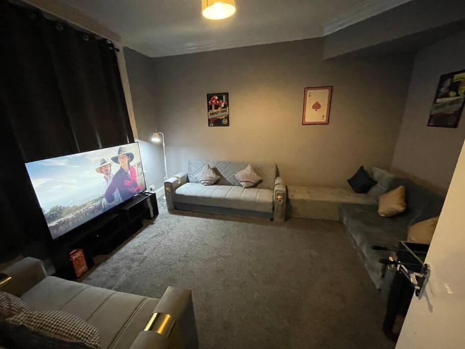 30 Percent Off Weekly Stays - 6 Bedroom House - 11 Beds Blackpool Buitenkant foto