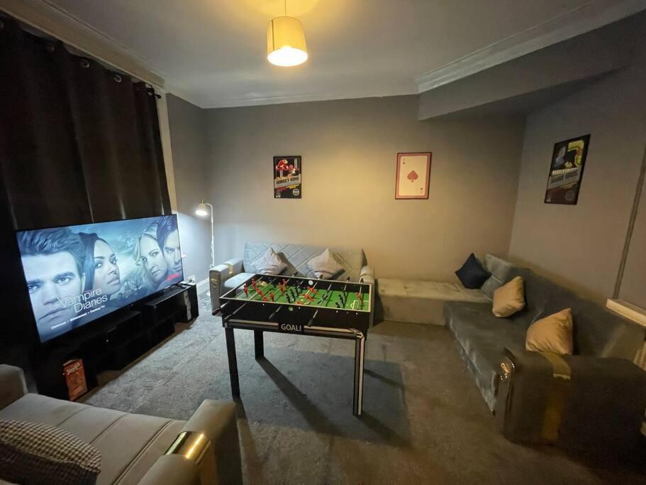 30 Percent Off Weekly Stays - 6 Bedroom House - 11 Beds Blackpool Buitenkant foto